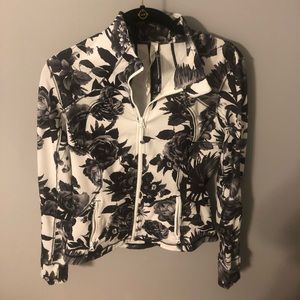 Lululemon Zip up size 8